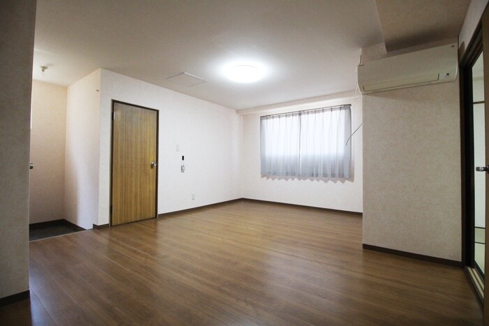 物件内観写真4　(居室)