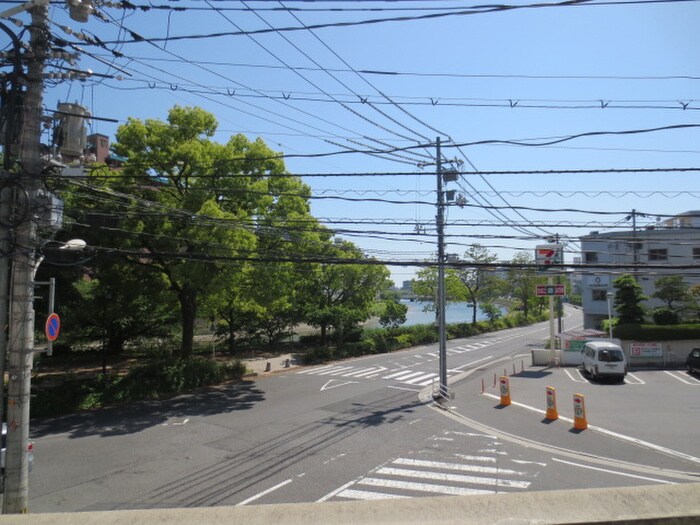 物件内観写真16　(室内からの展望)