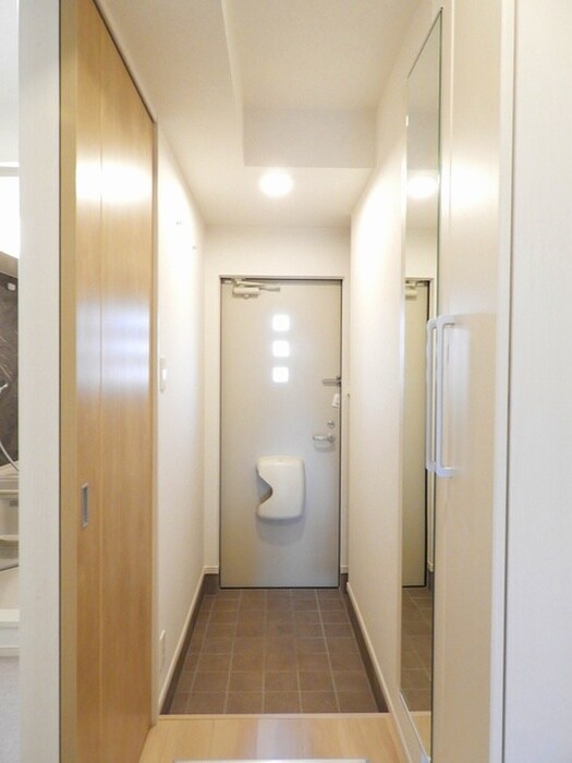 物件内観写真7　(玄関)