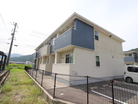 ブルーリバー外観写真