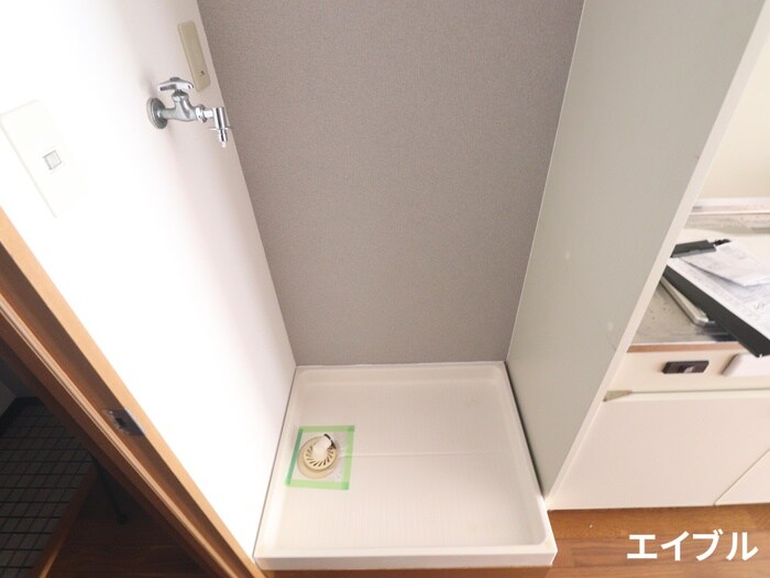 物件内観写真12　(洗濯機置場)