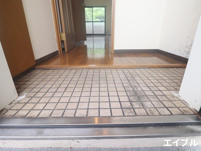 物件内観写真15　(玄関)