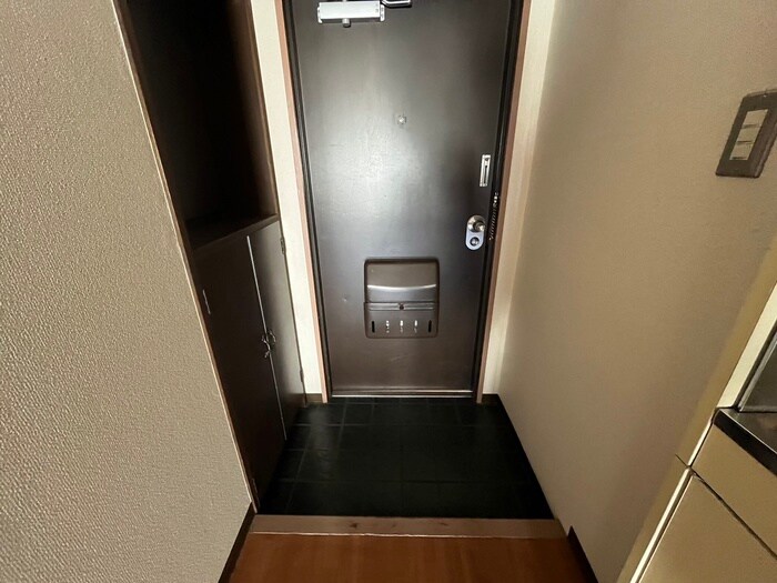 物件内観写真11　(玄関)