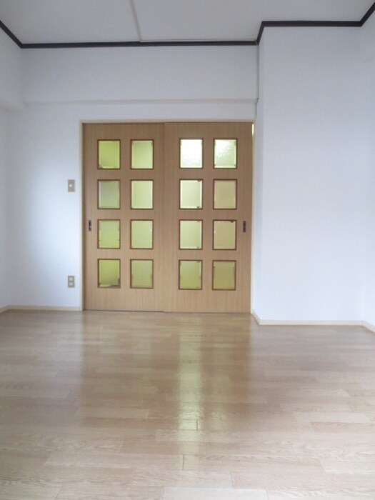 物件内観写真4　(居室)