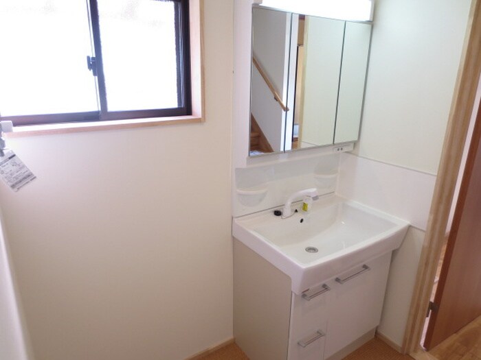 物件内観写真12　(洗面)