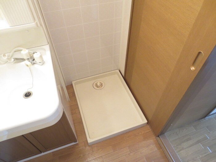 物件内観写真11　(洗濯機置場)