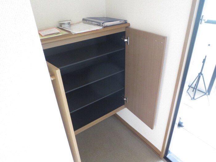 物件内観写真15　(靴箱)