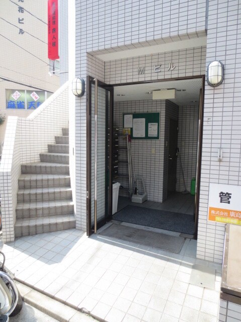 物件外観写真3　(エントランス部分)