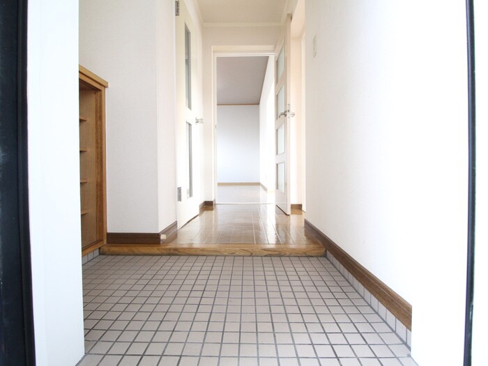 物件内観写真18　(玄関)