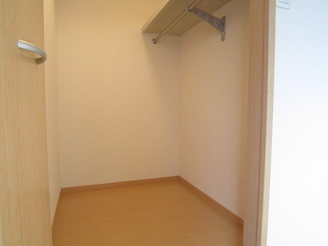 物件内観写真6　(収納)