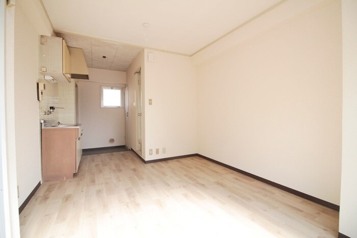 物件内観写真6　(居室)