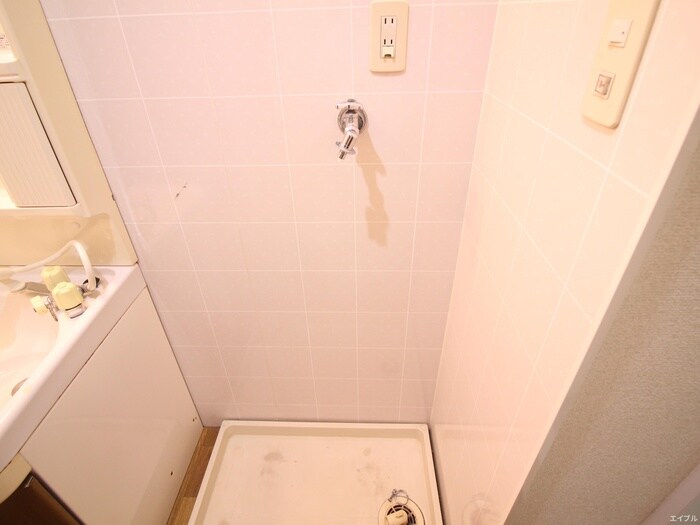 物件内観写真17　(洗濯機置場)