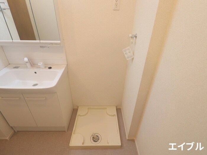 物件内観写真12　(洗濯機置場)