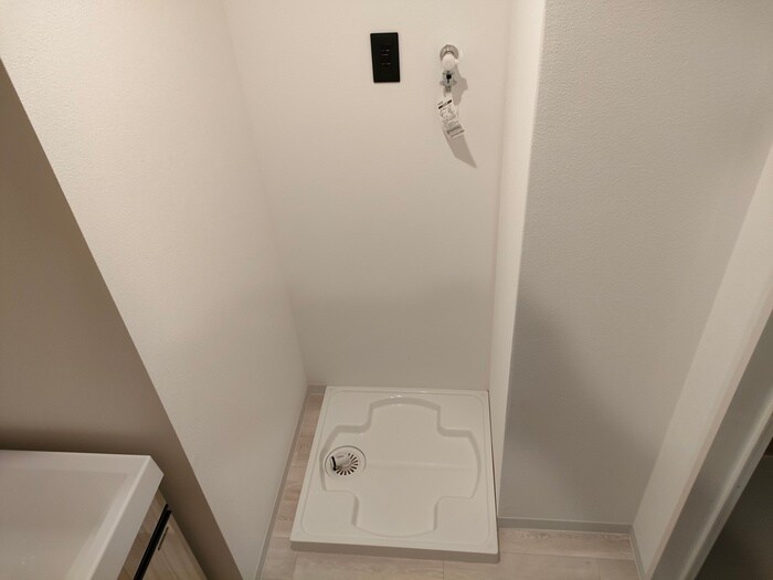 物件内観写真16　(洗濯機置場)