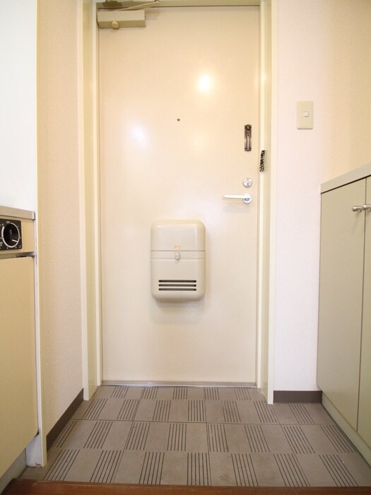 物件内観写真16　(玄関)