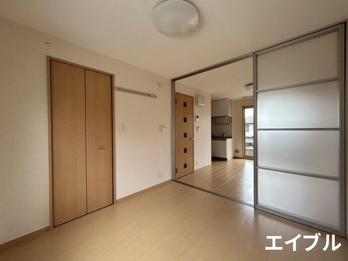 物件内観写真2　(居室)