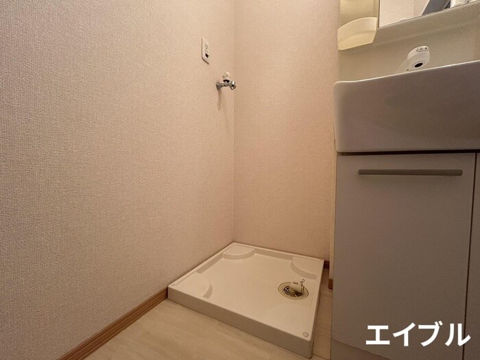 物件内観写真9　(洗濯機置場)