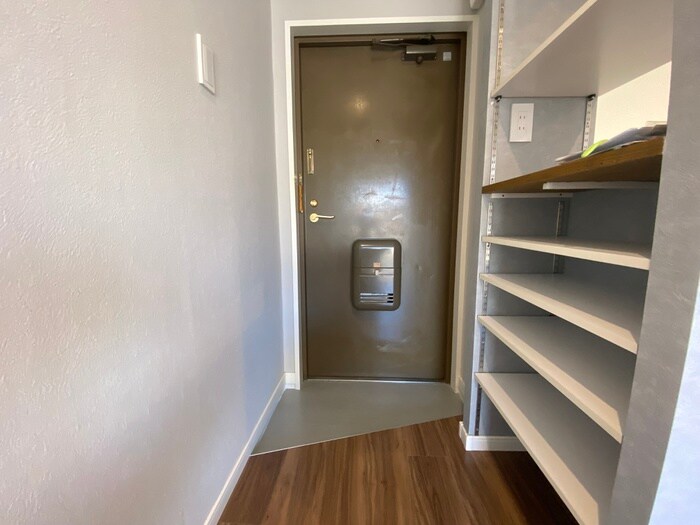 物件内観写真15　(玄関)