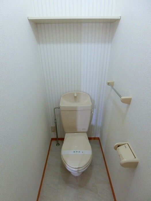 物件内観写真8　(トイレ)