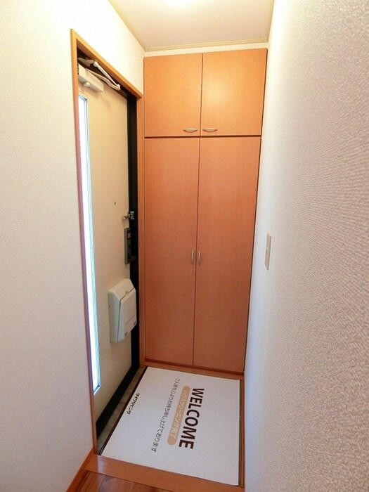 物件内観写真12　(玄関)