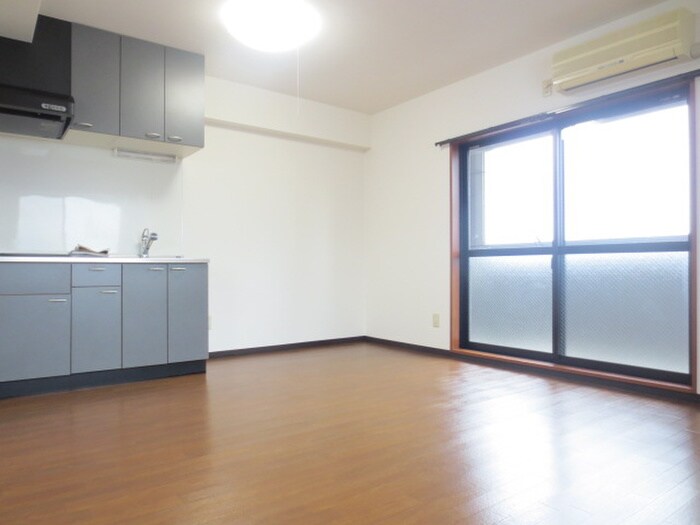 物件内観写真12　(室内からの展望)