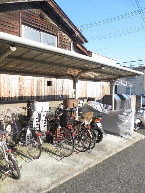 物件外観写真3　(駐輪場)