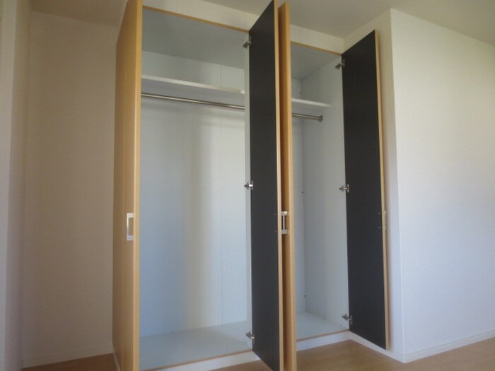 物件内観写真12　(収納)