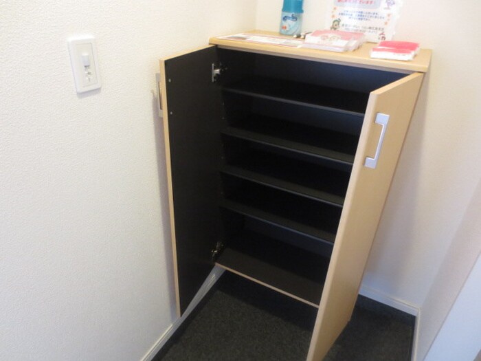 物件内観写真15　(靴箱)