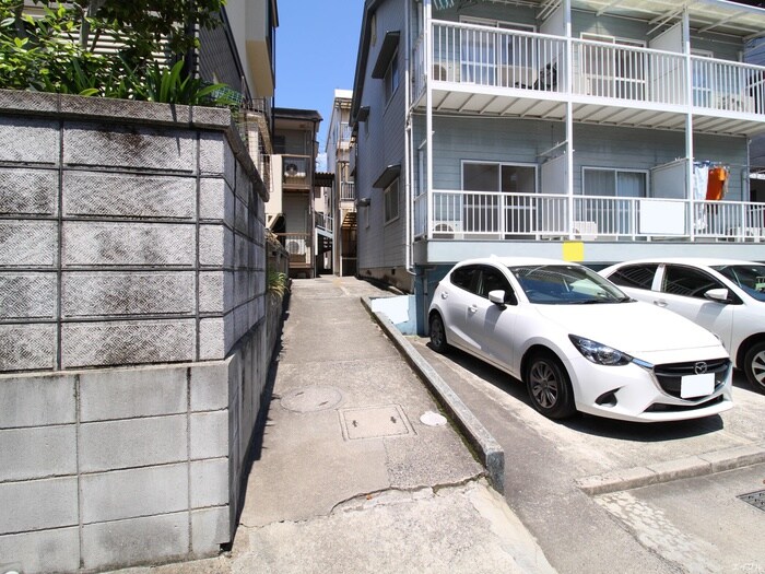 物件外観写真5　(エントランス部分)