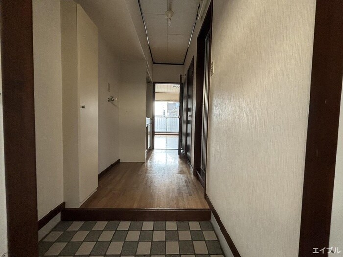 物件内観写真10　(廊下)