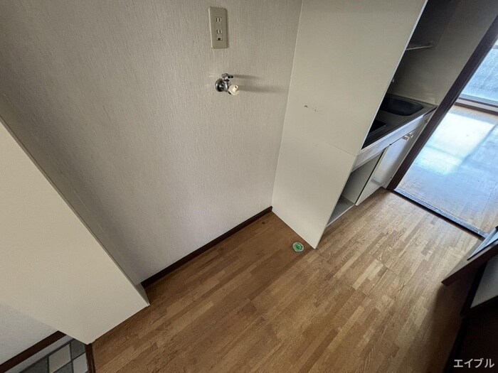 物件内観写真18　(洗濯機置場)