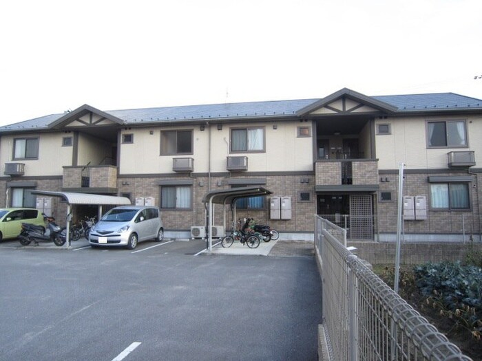 物件外観写真2　(駐車場)