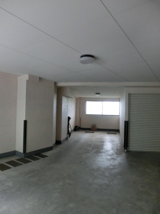 物件外観写真6　(駐車場)