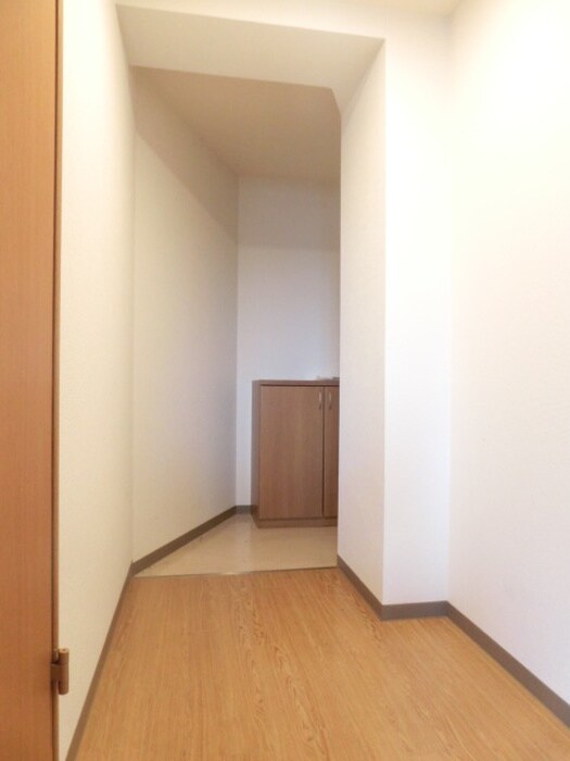 物件内観写真15　(玄関)