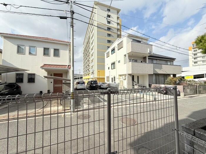 物件内観写真15　(室内からの展望)