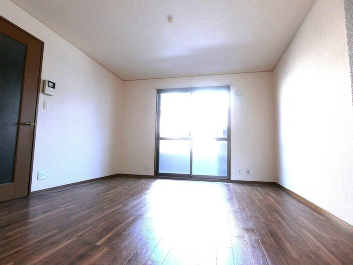 物件内観写真4　(居室)