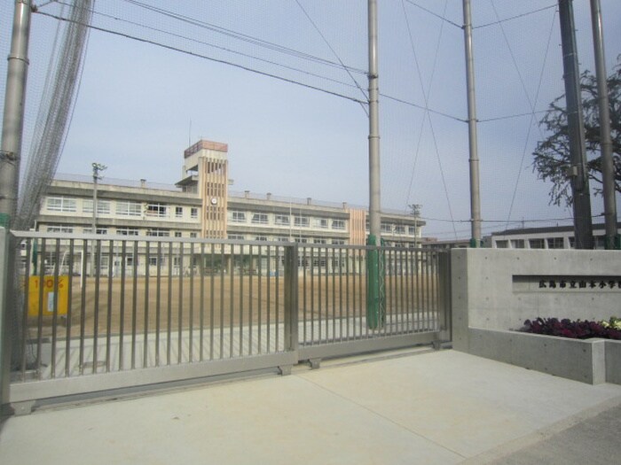 物件外観写真3　(周辺環境)