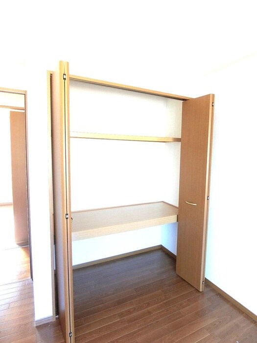 物件内観写真12　(収納)