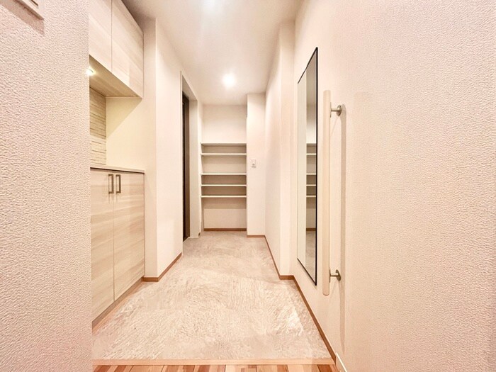 物件内観写真19　(玄関)