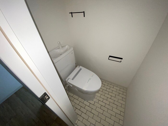 物件内観写真8　(トイレ)
