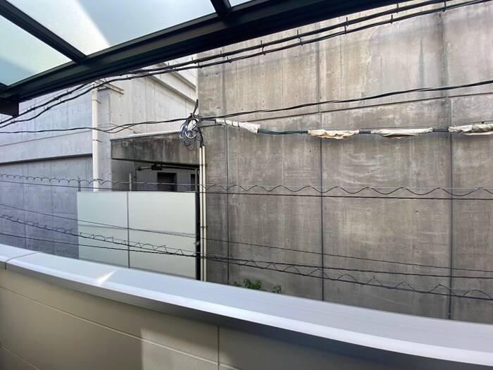 物件内観写真10　(室内からの展望)