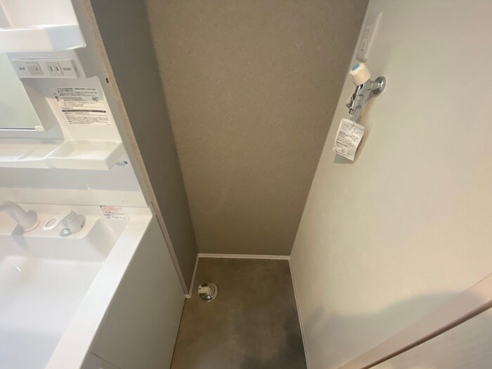 物件内観写真16　(洗濯機置場)