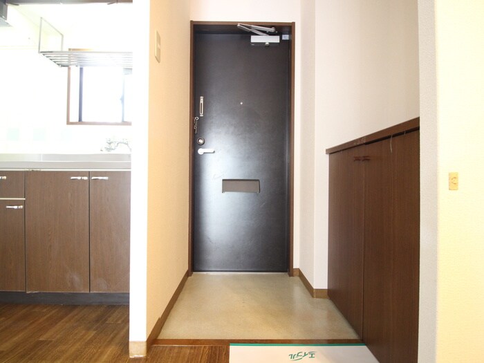 物件内観写真15　(玄関)
