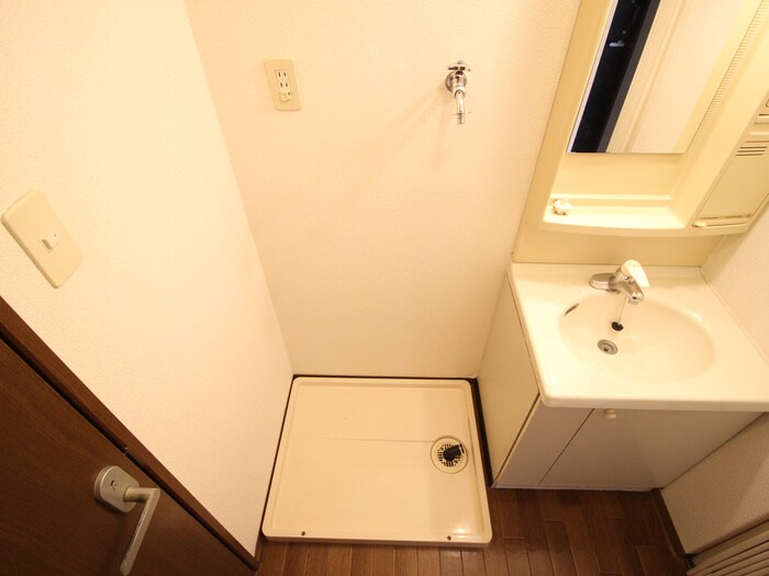 物件内観写真19　(洗濯機置場)