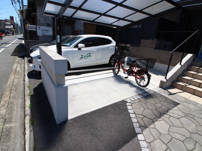 物件外観写真2　(駐輪場)