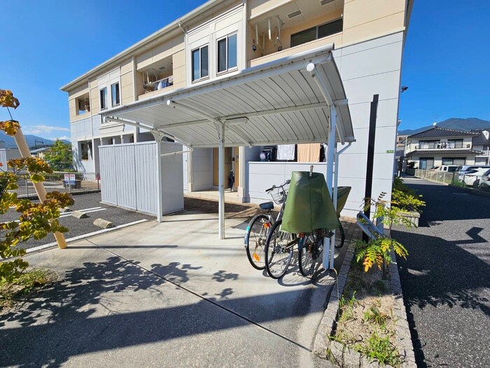 物件外観写真3　(駐輪場)