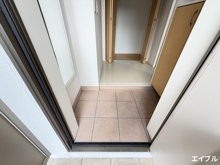 物件内観写真15　(玄関)