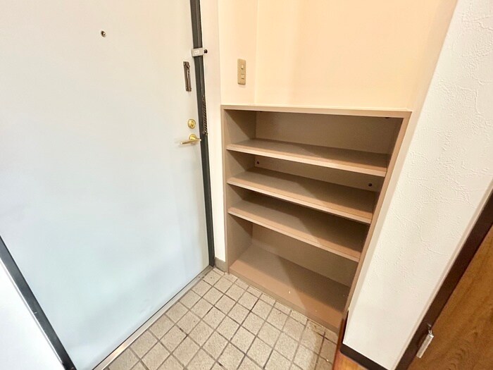 物件内観写真17　(玄関)
