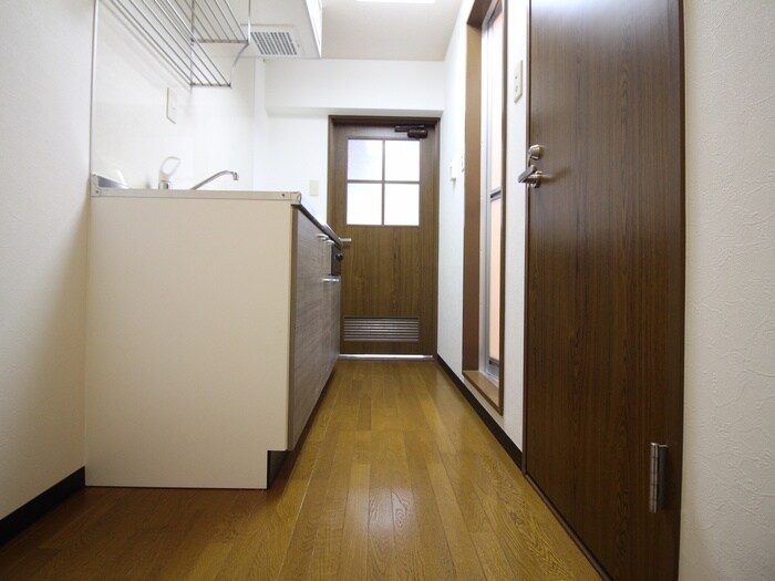 物件内観写真19　(廊下)