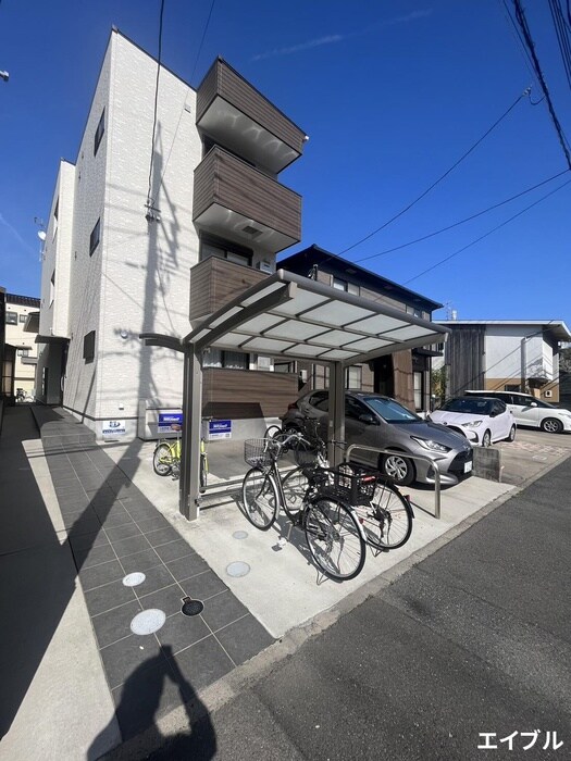 物件外観写真2　(駐輪場)